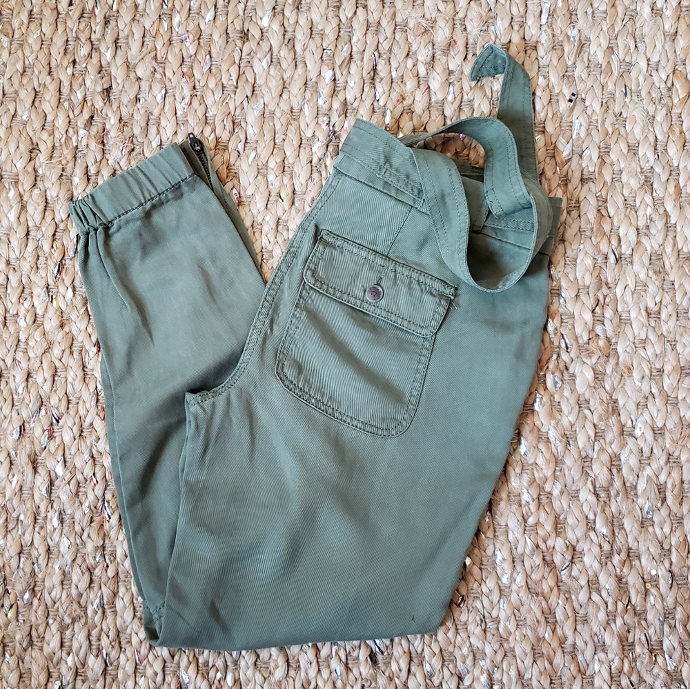 Loft Green Joggers size 00p
